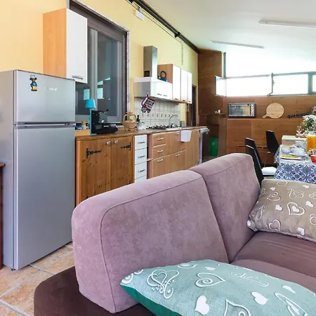 Vakantiehuis Cozy In *