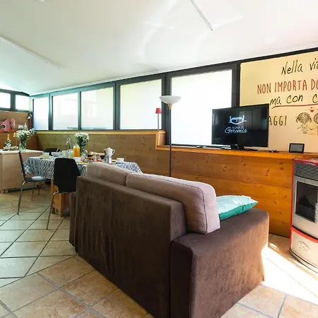 Semesterbostad Lovely In With Kitchen