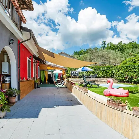 Semesterbostad Lovely In With Kitchen Sessa Cilento